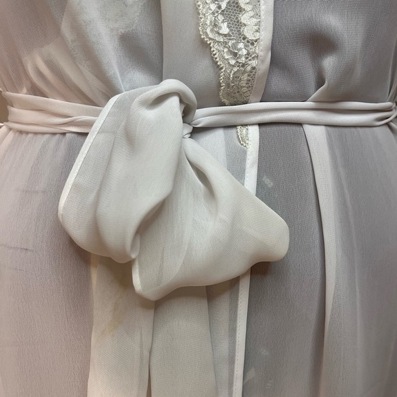 La Vie en Rose Chiffon Kimono Length Robe with Floral Lace Collar & Cap Sleeves - Picture 8 of 13